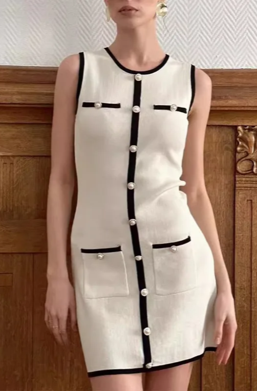 Iris | Sleeveless Button-front Dress